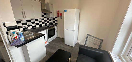 2 bed flat to rent