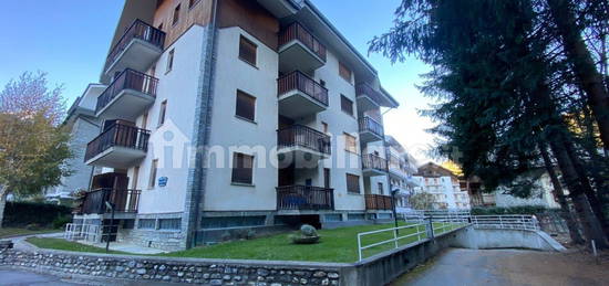 Trilocale via Giuseppe Verdi 9, Centro, Bardonecchia