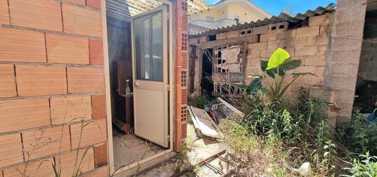 Casa singola su unico livello con giardino