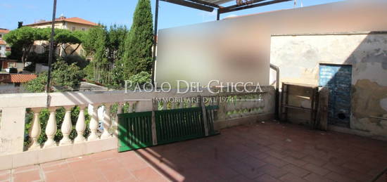 Appartamento in villa via Angiolo Badaloni, Ospedale - Stazione, Livorno