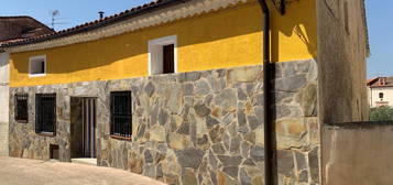 Casa de pueblo en venta en calle la Iglesia, 2