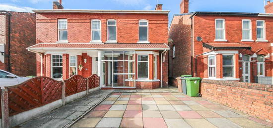 2 bed semi-detached house for sale