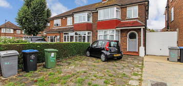 Maisonette to rent in Wimborne Drive, Queensbury, London NW9