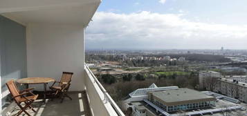 Geräumige Wohnung in Bornheim mit großzügigem Balkon und Skyline-Blick - Top-Infrastruktur