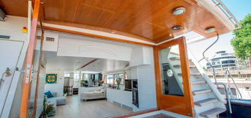 Houseboat to rent in Imperial Wharf, London SW6