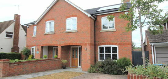 3 bedroom semi-detached house