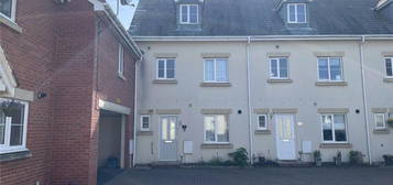 4 bedroom terraced house