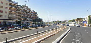 Monolocale viale dei Monfortani, Gemelli - Pineta Sacchetti, Roma