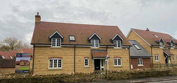 5 bedroom detached house