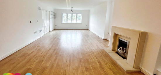 Flat to rent in Braiswick, Colchester CO4