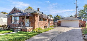 33725 Clinton St, Wayne, MI 48184