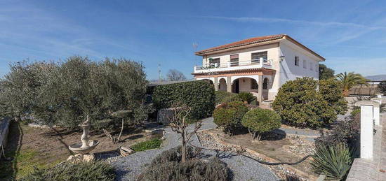 Chalet en avenida De Andalucía, Cerrillo de Maracena - Periodistas, Granada