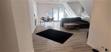 Modernisierte 4-Raum-Wohnung mit Balkon und Einbauküche in Köln