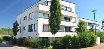 Moderne, barrierefreie  2-Zimmer-Wohnung mit Einbauküche und kleinem Garten in Kirchheim am Neckar