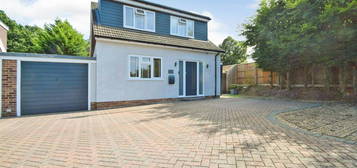 4 bedroom link detached house for sale