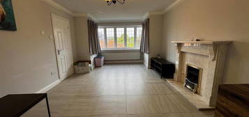 4 bedroom detached house to rent