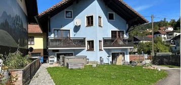 ab sofort Top Wohnung in großem Haus in Hirschbach mit eigenem Eingang und eigenem Gartenanteil sowie super Fernblick
