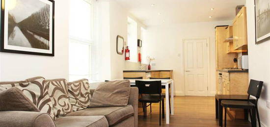 5 bedroom terraced house