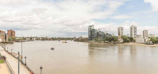 Flat to rent in Thames Quay, Chelsea Harbour, London SW10