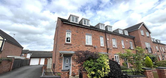 3 bed town house for sale