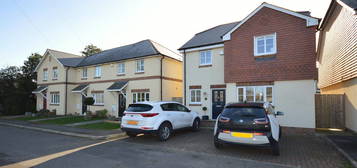 3 bed detached house to rent