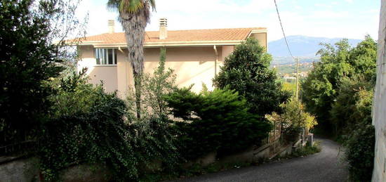 Casa indipendente in vendita in via Bartolomeo Stefanio, 3