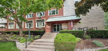 101 N Peartree Ln #203, Arlington Heights, IL 60004