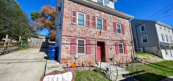 28 E Main St, Adamstown, PA 19501