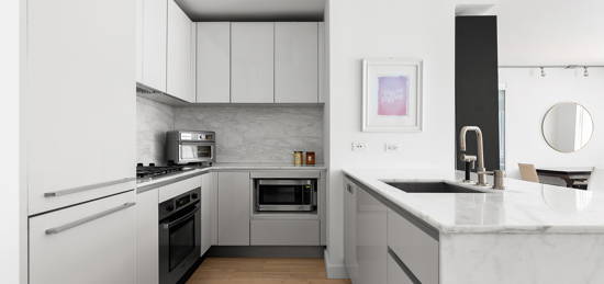 322 W 57th St Unit 37Q1, New York, NY 10019