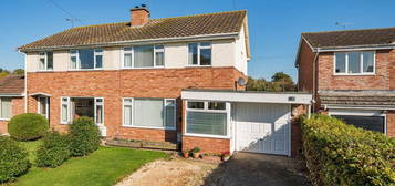 3 bed semi-detached house for sale