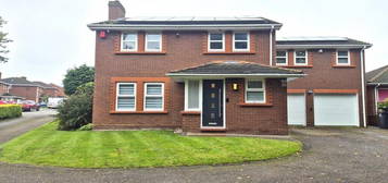 5 bedroom detached house