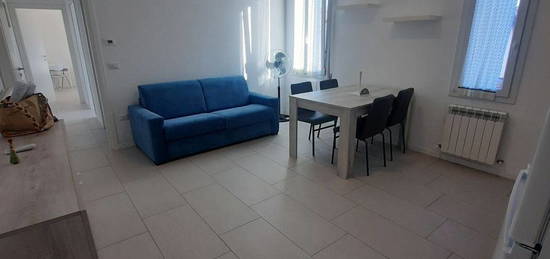 Trilocale in Via Emilia Ponente 325