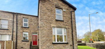 3 bedroom semi-detached house to rent