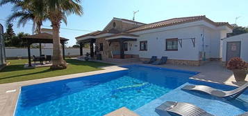 Chalet en Ctra de La Playa - La Coquina, Chiclana de la Frontera