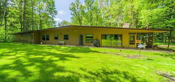 2108 Circle Dr, Wausau, WI 54401