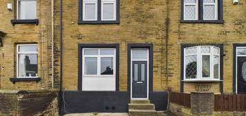 Terraced house to rent in Fartown, Pudsey LS28