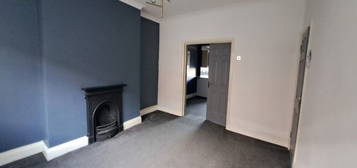 2 bed terraced house to rent