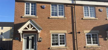 3 bedroom semi-detached house to rent