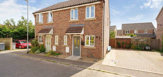 2 bed semi-detached house for sale