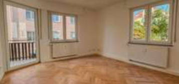 Renovierte 2,5-Zimmer-Wohnung mit Balkon und Keller