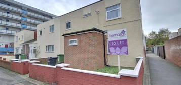 Property to rent in Linklater Path, Portsmouth PO1