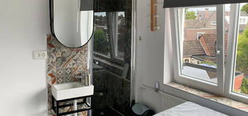 Ultramodern room- Renovated house-Private bathroom