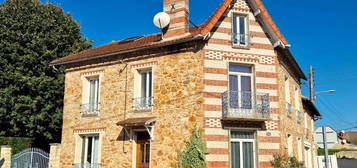 Maison  à vendre, 7 pièces, 6 chambres, 200 m²