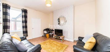 Flat to rent in Simonside Terrace, Heaton, Newcastle Upon Tyne NE6