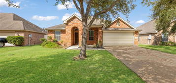 851 Crystal Bay Ln, League City, TX 77573