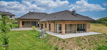 Pronájem  rodinného domu 230 m², pozemek 1 262 m²