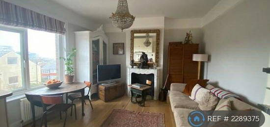 3 bedroom maisonette