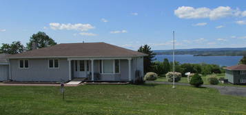 25 Evelyns Ave, Georges River, NS B1Y 3G7