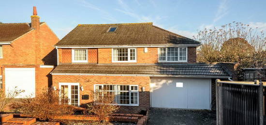 4 bedroom detached house