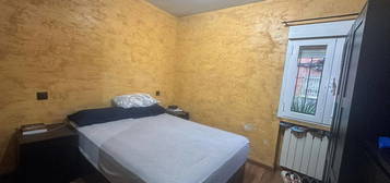 Piso en venta en Calle de Vélez Málaga, Palomeras Sureste